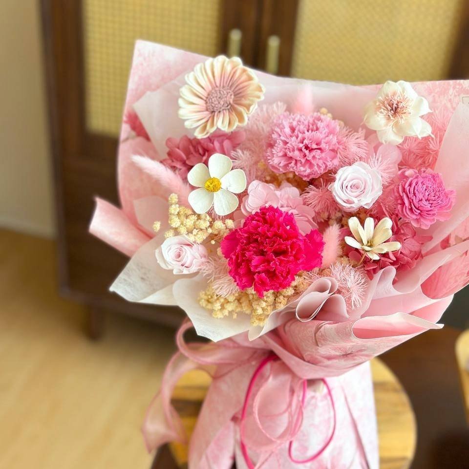 Janet Preserved Flower Bouquet